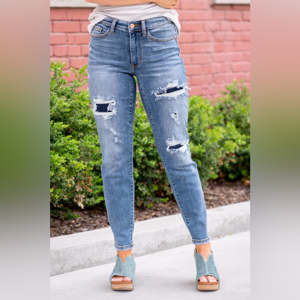 Judy Blue distressed jeans